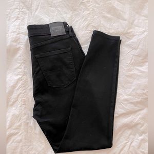Denizen High Rise Skinny Jeans